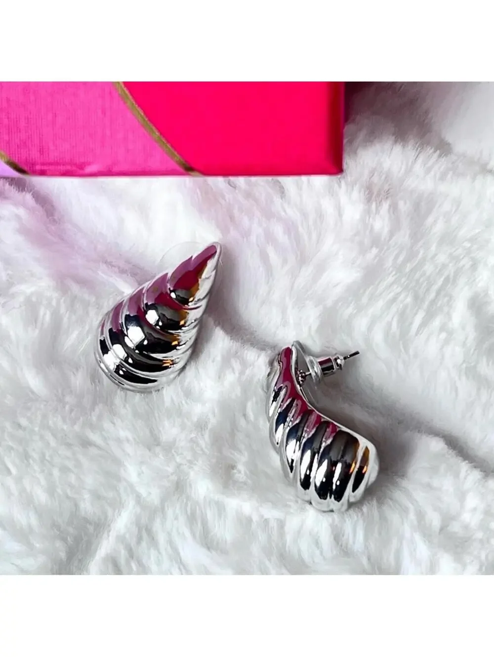 🆕 Chunky Silver Earrings Statement Tear Drop Croissant Crescent 80’s Mob Wife
